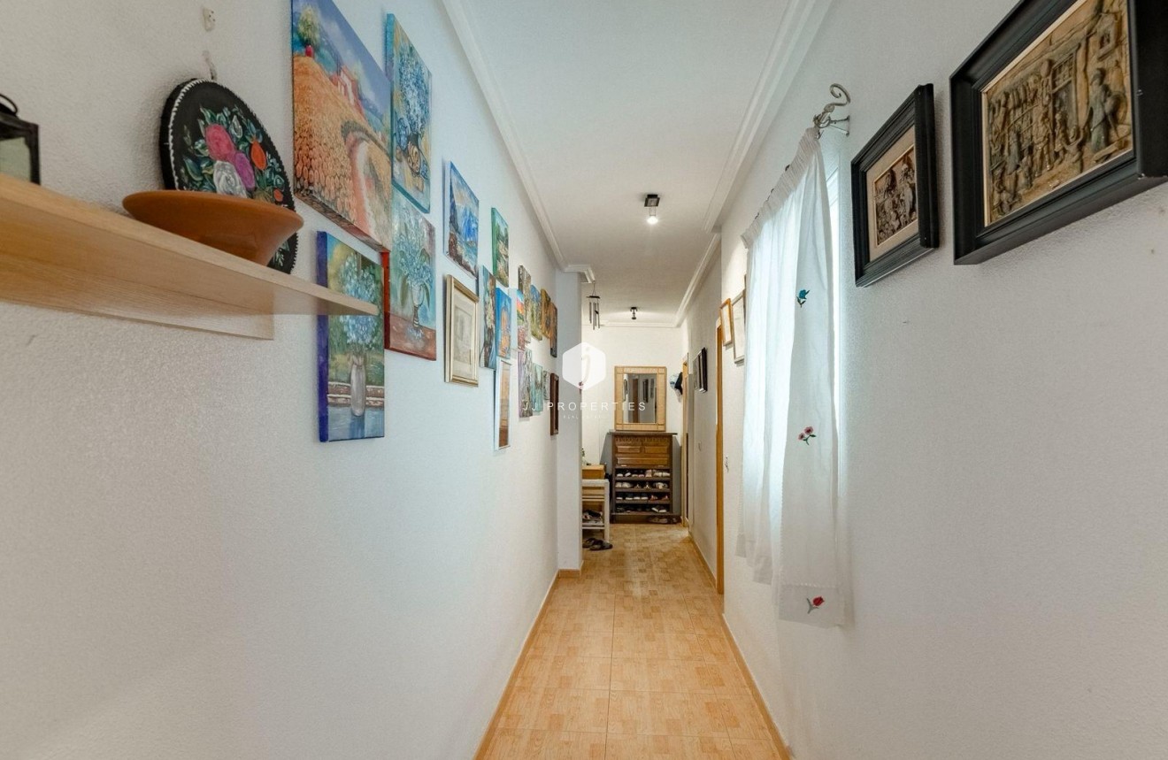 Segunda mano - Apartamento / piso -
Torrevieja - Centro