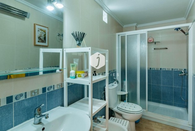 Segunda mano - Apartamento / piso -
Torrevieja - Centro