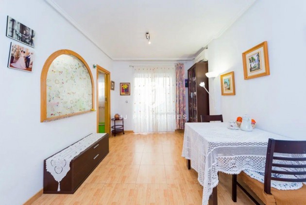 Segunda mano - Apartamento / piso -
Torrevieja - Centro