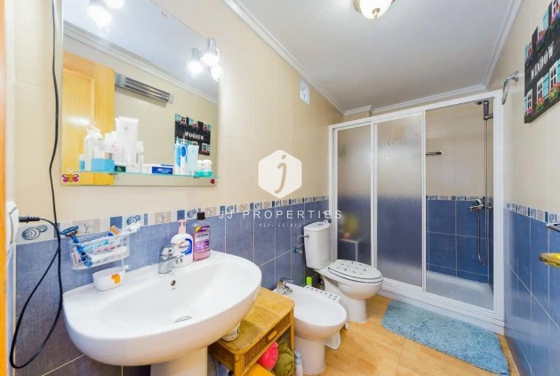 Segunda mano - Apartamento / piso -
Torrevieja - Centro