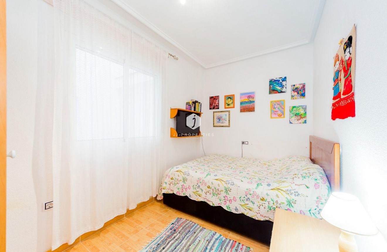 Segunda mano - Apartamento / piso -
Torrevieja - Centro