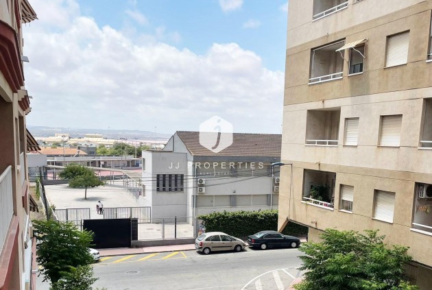 Segunda mano - Apartamento / piso -
Torrevieja - Centro