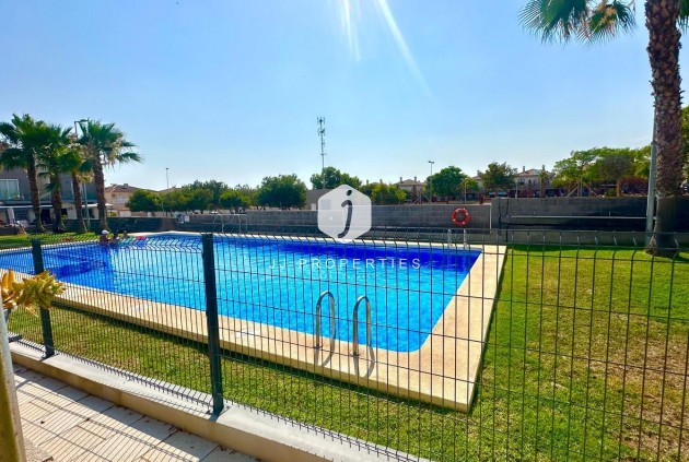 Segunda mano - Chalet -
Torrevieja - aguas nuevas