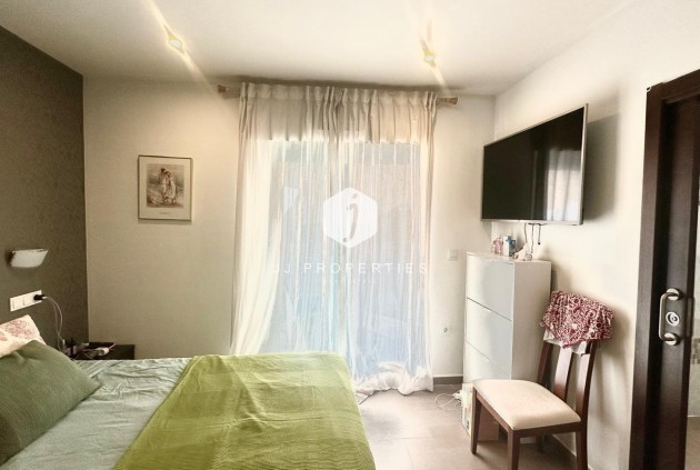 Segunda mano - Chalet -
Torrevieja - aguas nuevas