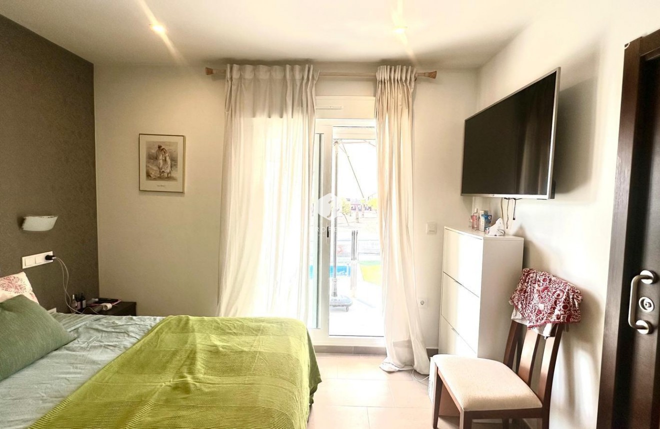 Segunda mano - Chalet -
Torrevieja - aguas nuevas