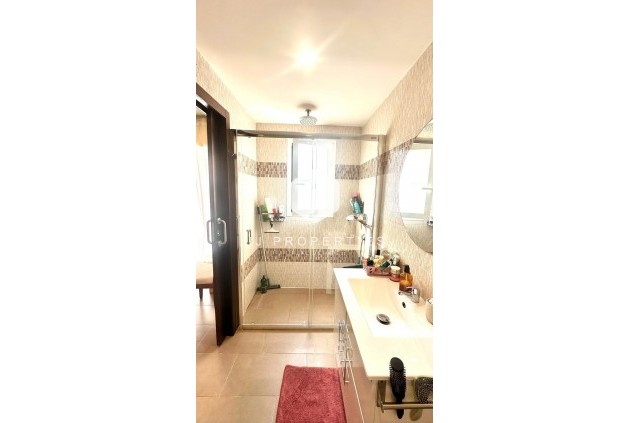 Segunda mano - Chalet -
Torrevieja - aguas nuevas