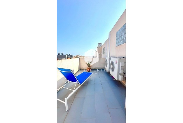 Segunda mano - Chalet -
Torrevieja - aguas nuevas