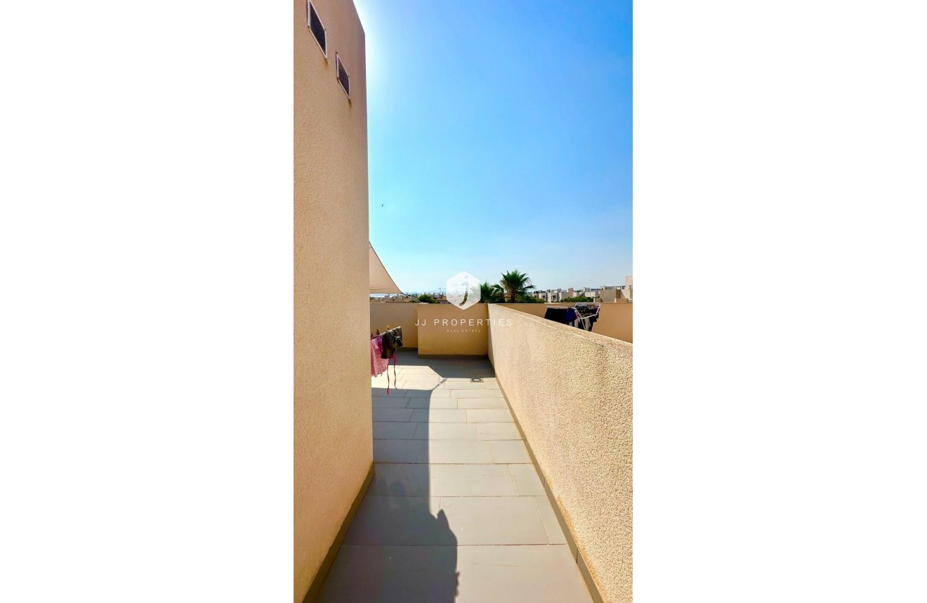 Segunda mano - Chalet -
Torrevieja - aguas nuevas