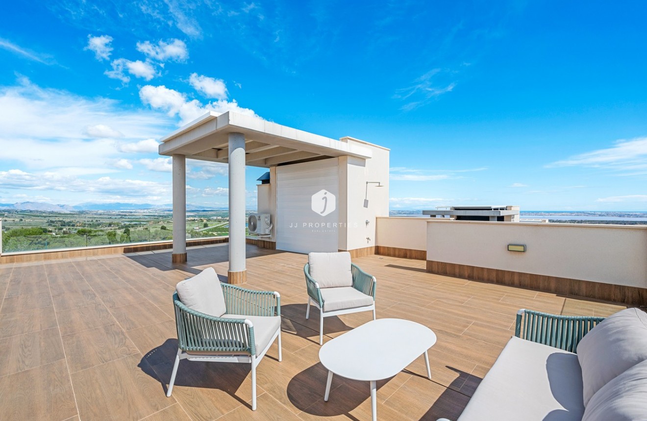 Z drugiej ręki - Daszek -
San Miguel de Salinas - Inland