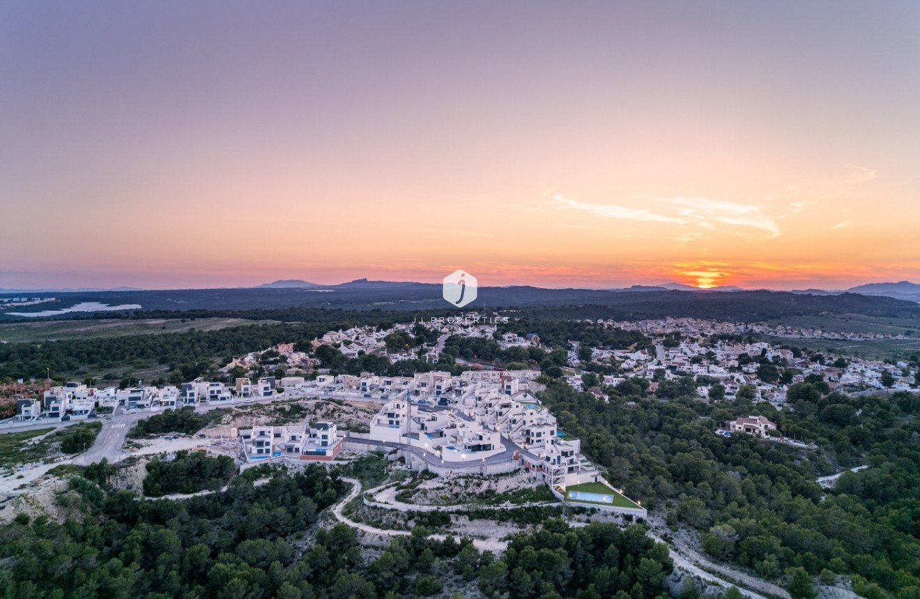 Z drugiej ręki - Daszek -
San Miguel de Salinas - Inland