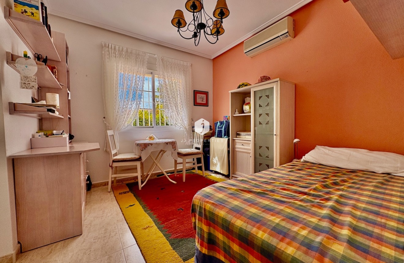 Segunda mano - Chalet -
Rojales - Inland