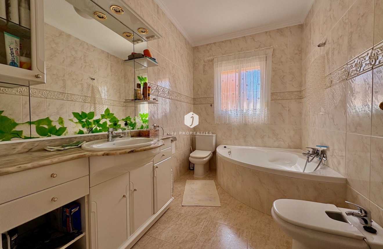 Segunda mano - Chalet -
Rojales - Inland