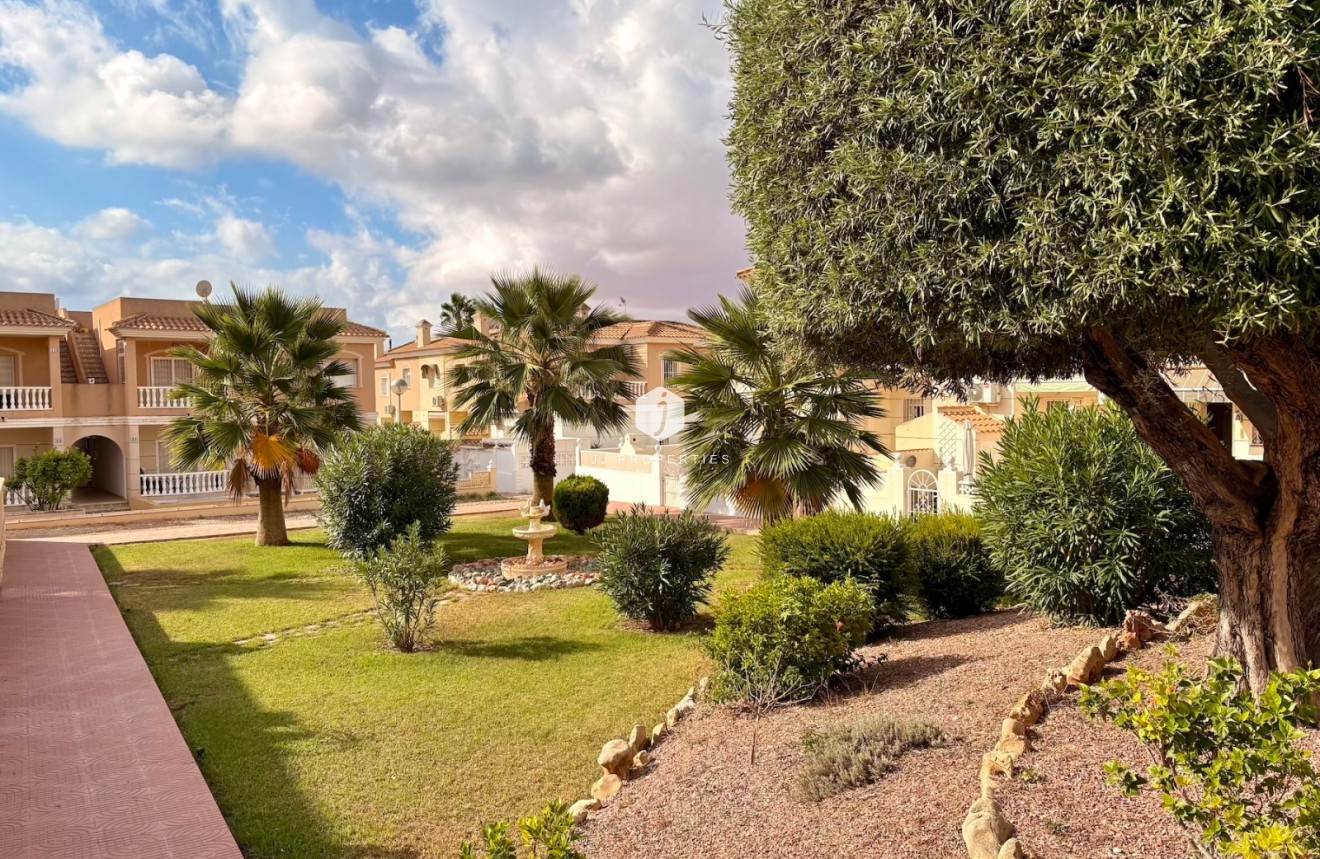 Segunda mano - Chalet -
Rojales - Inland