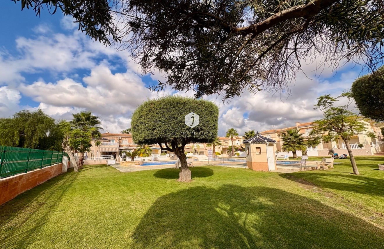 Segunda mano - Chalet -
Rojales - Inland