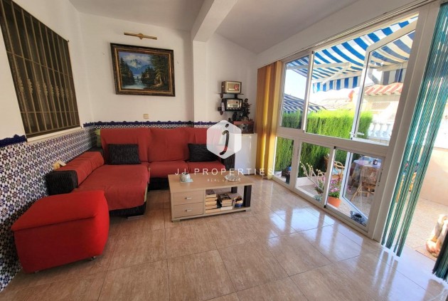 Segunda mano - Bungalow -
Torrevieja - Los Frutales