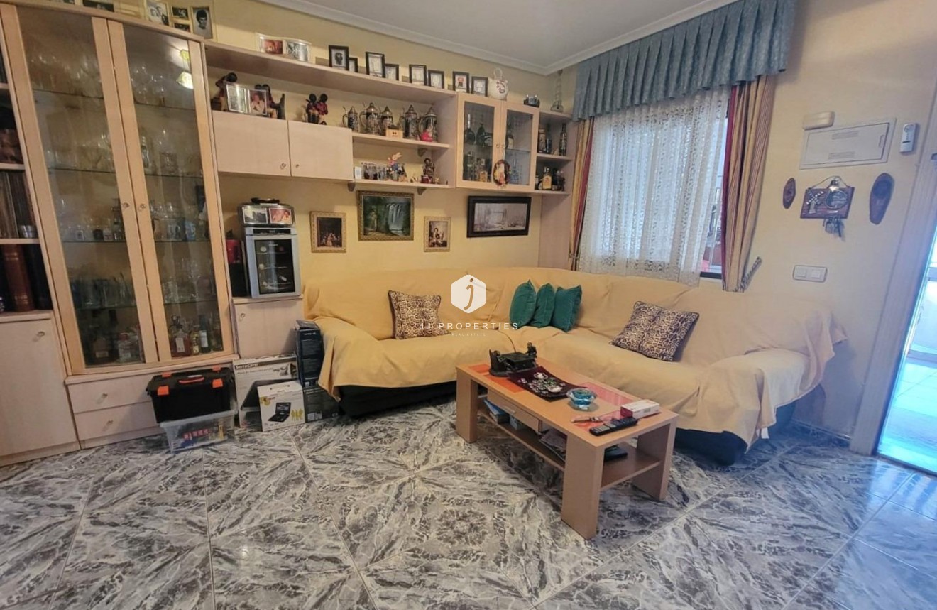 Segunda mano - Bungalow -
Torrevieja - Los Frutales