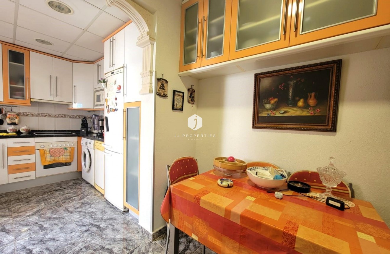 Segunda mano - Bungalow -
Torrevieja - Los Frutales