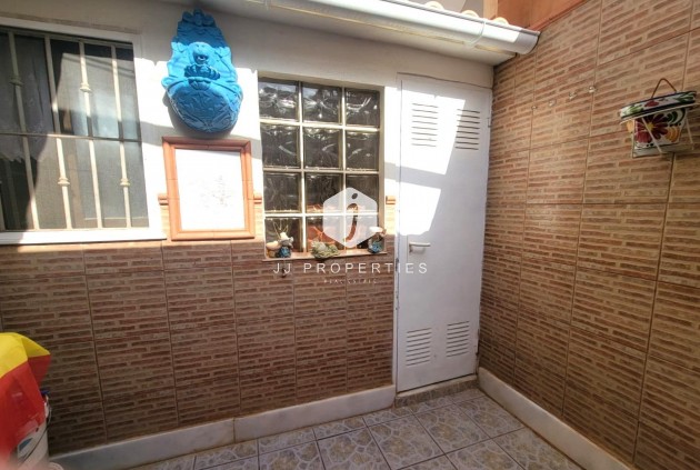 Segunda mano - Bungalow -
Torrevieja - Los Frutales