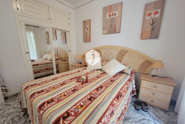 Segunda mano - Bungalow -
Torrevieja - Los Frutales