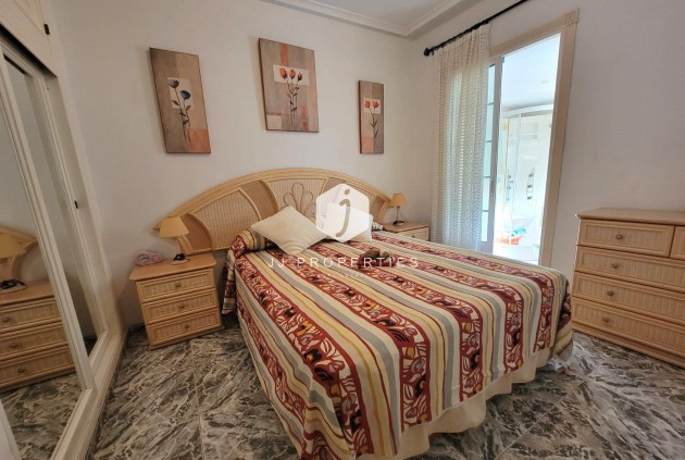 Segunda mano - Bungalow -
Torrevieja - Los Frutales