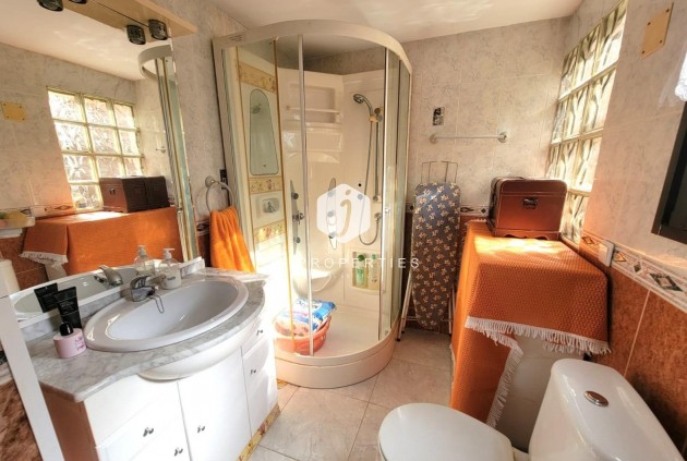 Segunda mano - Bungalow -
Torrevieja - Los Frutales