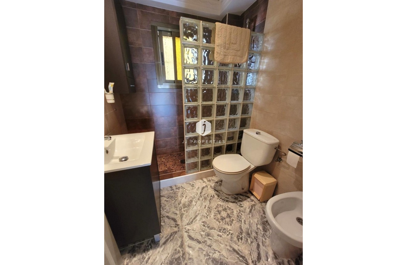 Segunda mano - Bungalow -
Torrevieja - Los Frutales