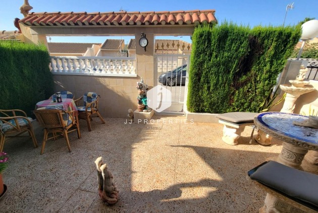 Segunda mano - Bungalow -
Torrevieja - Los Frutales