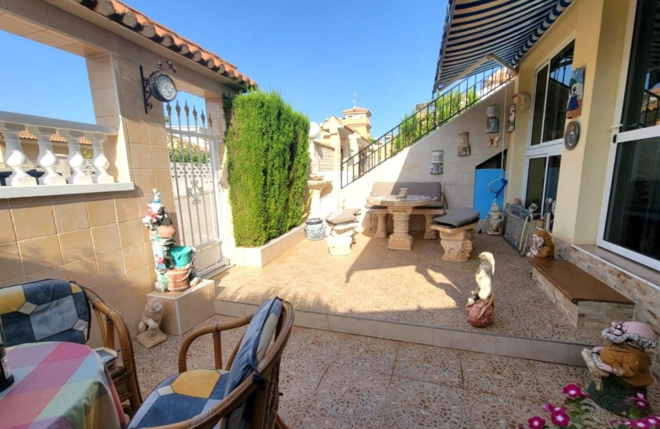 Segunda mano - Bungalow -
Torrevieja - Los Frutales