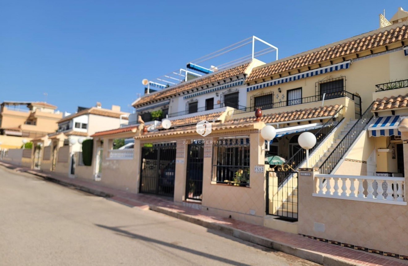 Segunda mano - Bungalow -
Torrevieja - Los Frutales