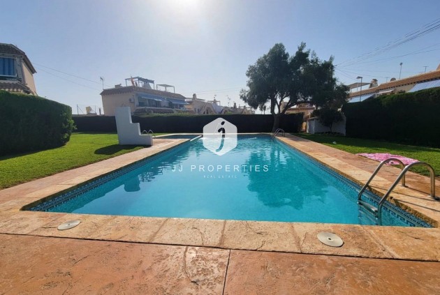 Segunda mano - Bungalow -
Torrevieja - Los Frutales