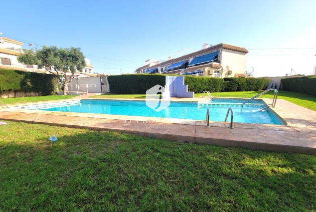 Segunda mano - Bungalow -
Torrevieja - Los Frutales