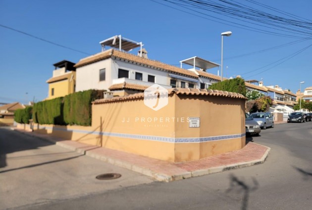 Segunda mano - Bungalow -
Torrevieja - Los Frutales