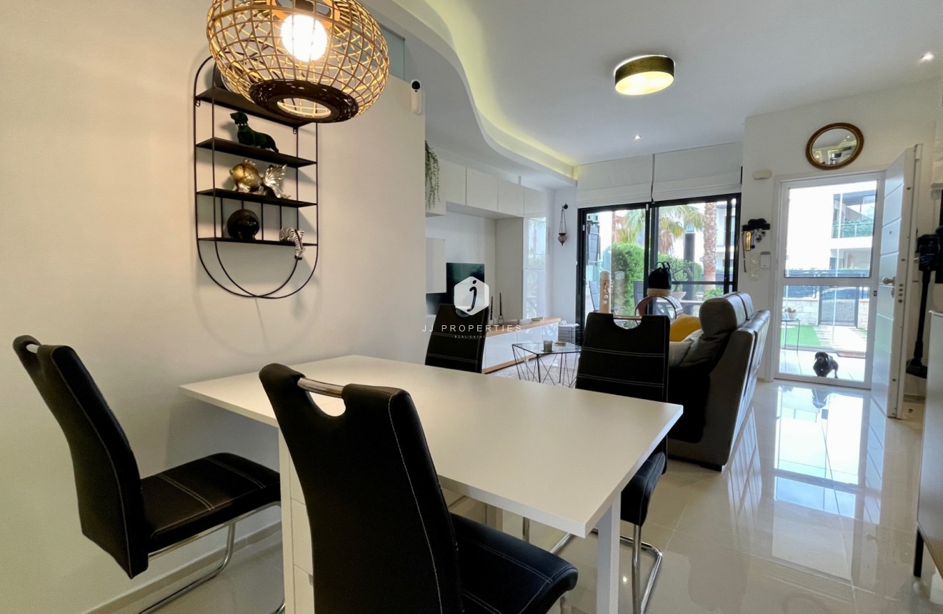 Segunda mano - Apartamento / piso -
Orihuela Costa - Costa Blanca