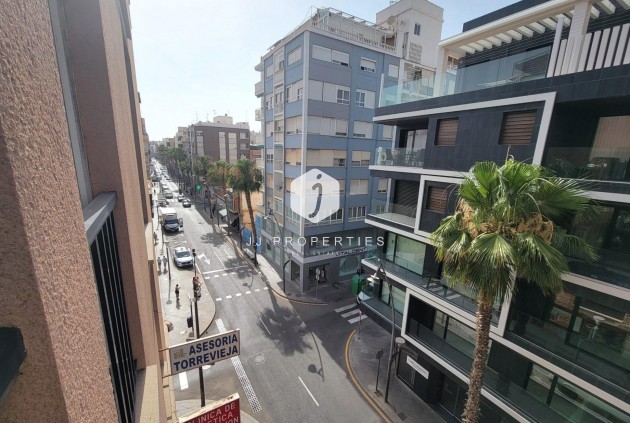 D'occasion - Appartement -
Torrevieja - Centro