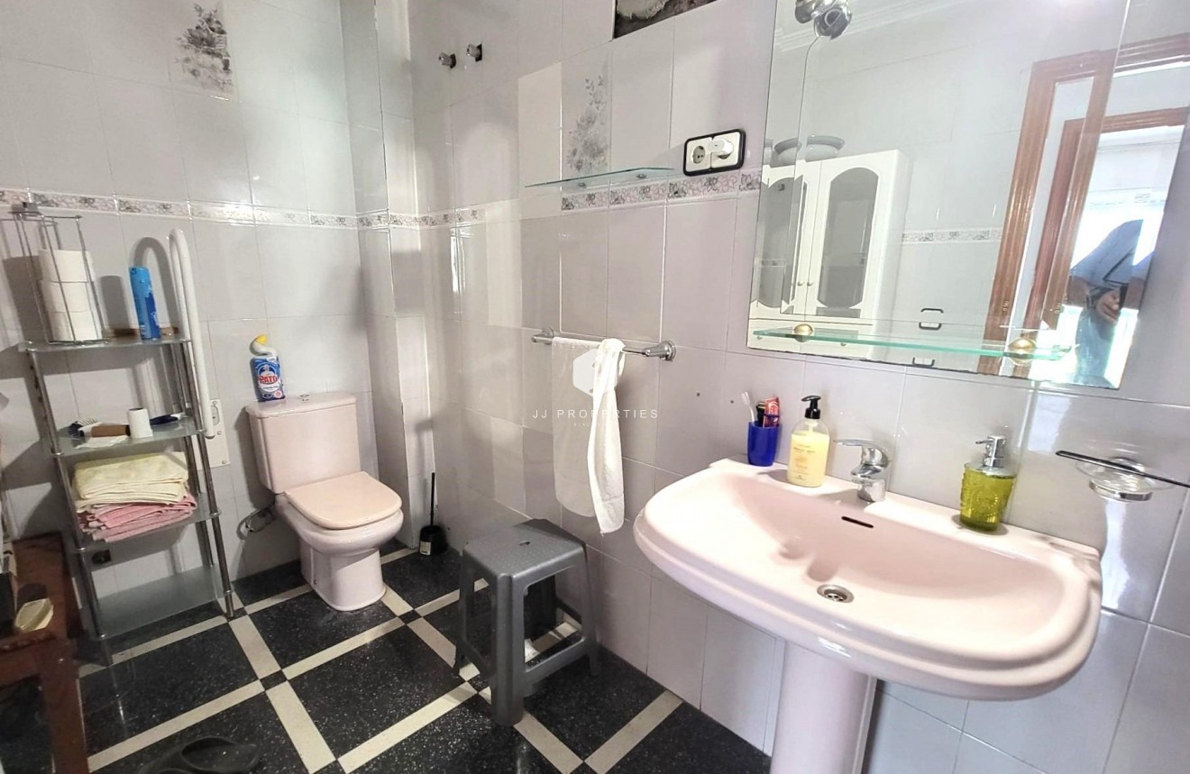 D'occasion - Appartement -
Torrevieja - Centro