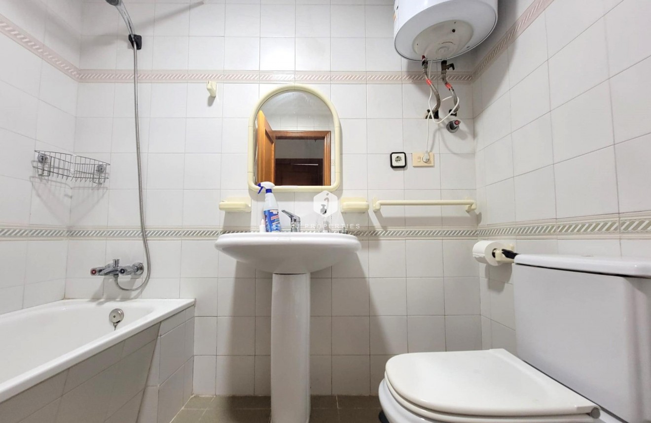 D'occasion - Appartement -
Torrevieja - Centro