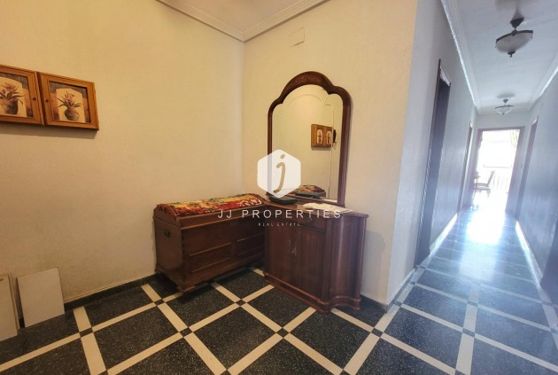D'occasion - Appartement -
Torrevieja - Centro