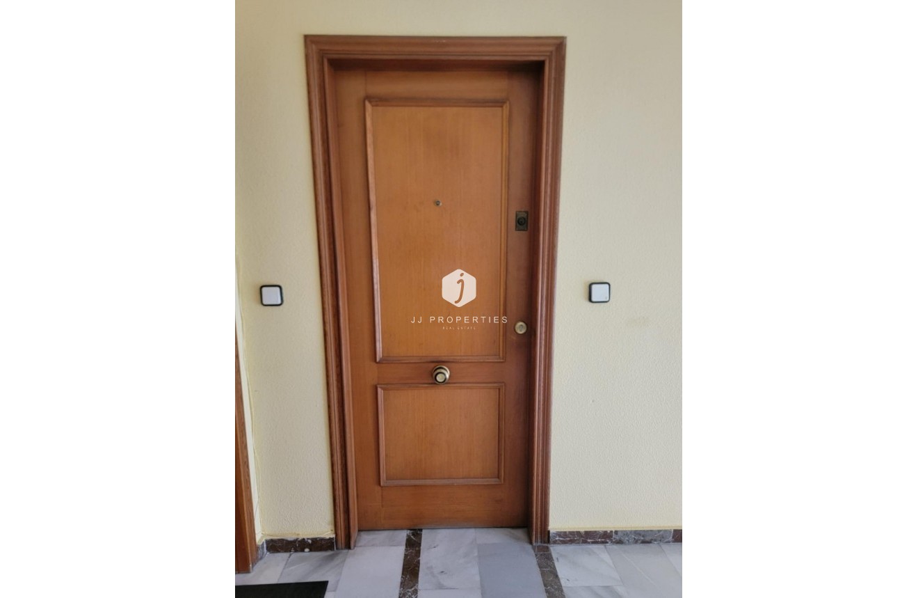 D'occasion - Appartement -
Torrevieja - Centro