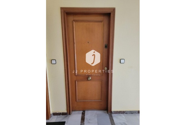 D'occasion - Appartement -
Torrevieja - Centro