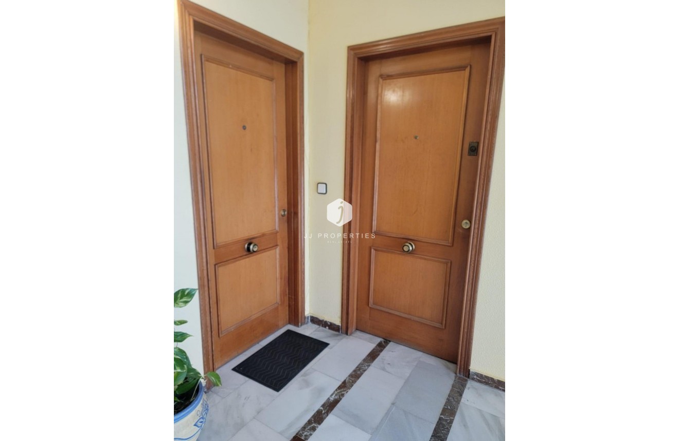 D'occasion - Appartement -
Torrevieja - Centro