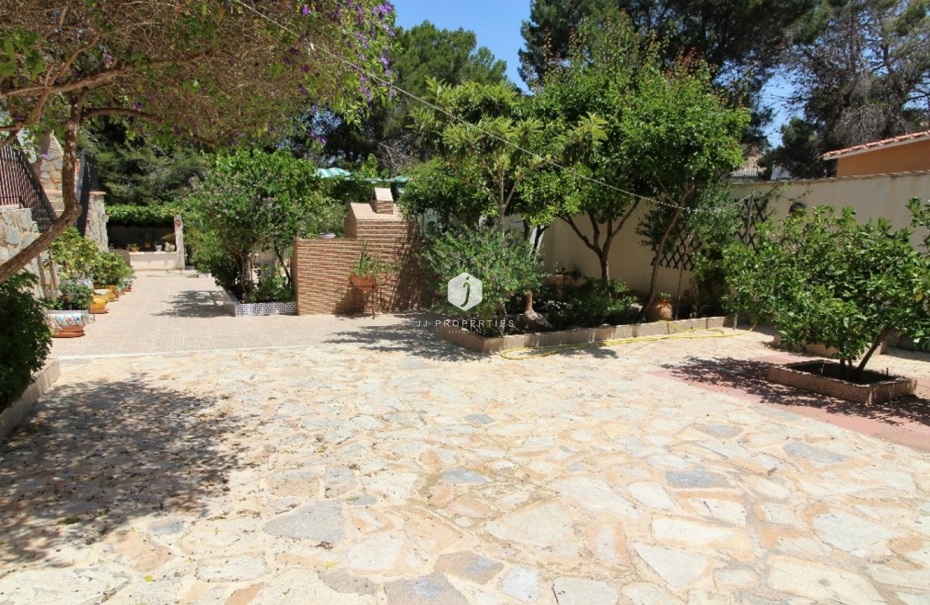 Segunda mano - Villa -
Torrevieja - Los Balcones