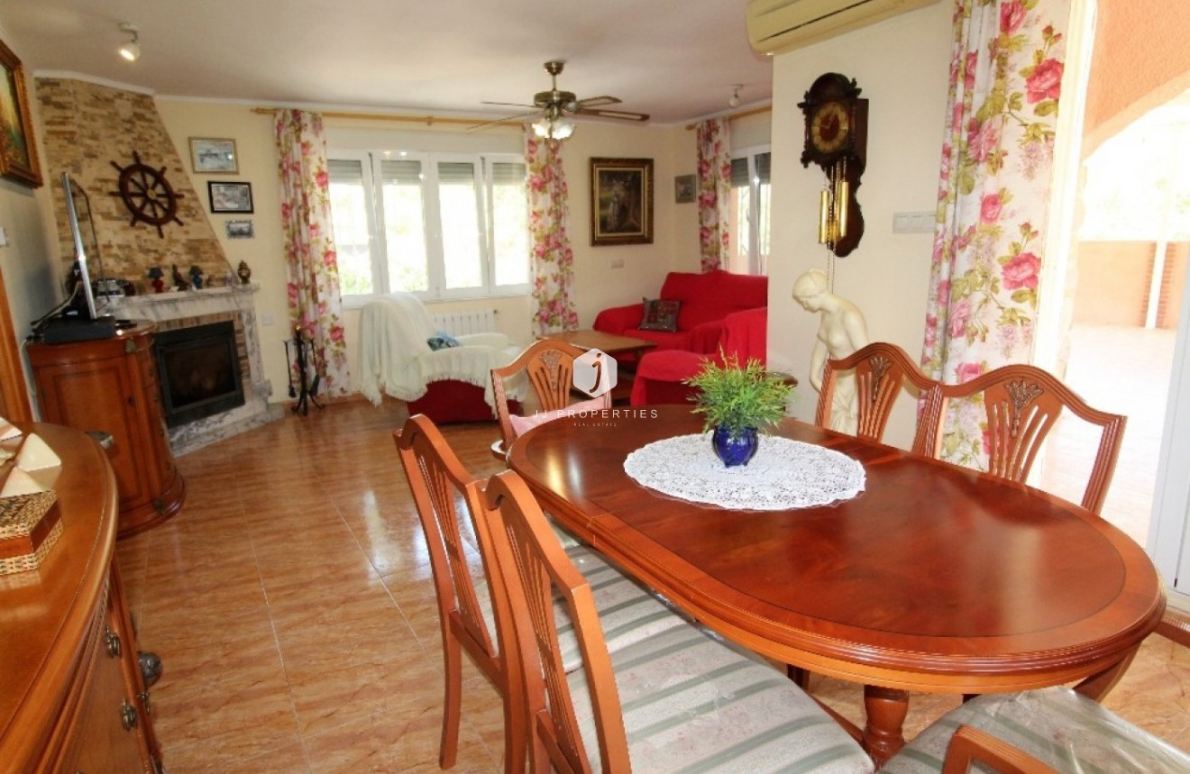 Segunda mano - Villa -
Torrevieja - Los Balcones