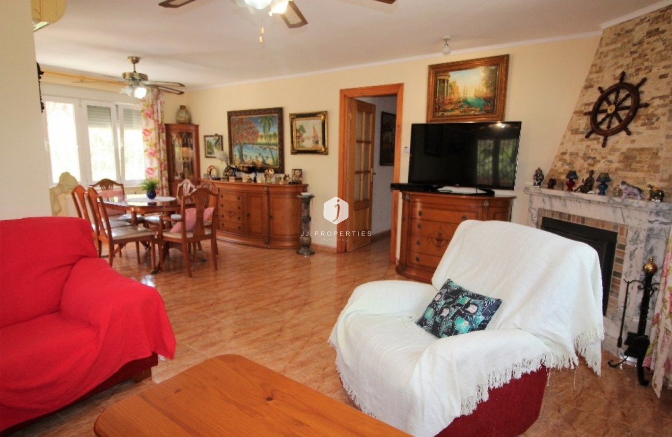 Segunda mano - Villa -
Torrevieja - Los Balcones