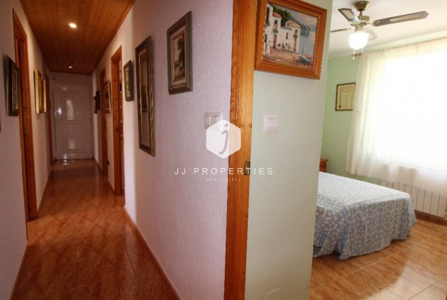 Segunda mano - Villa -
Torrevieja - Los Balcones