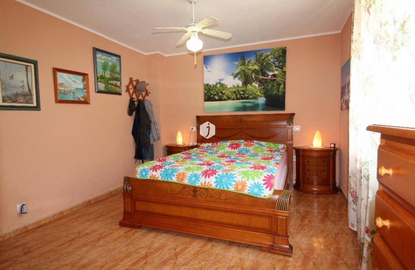 Segunda mano - Villa -
Torrevieja - Los Balcones