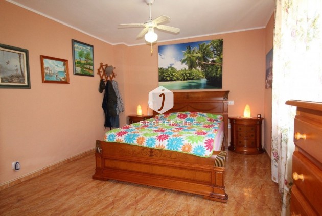 Segunda mano - Villa -
Torrevieja - Los Balcones