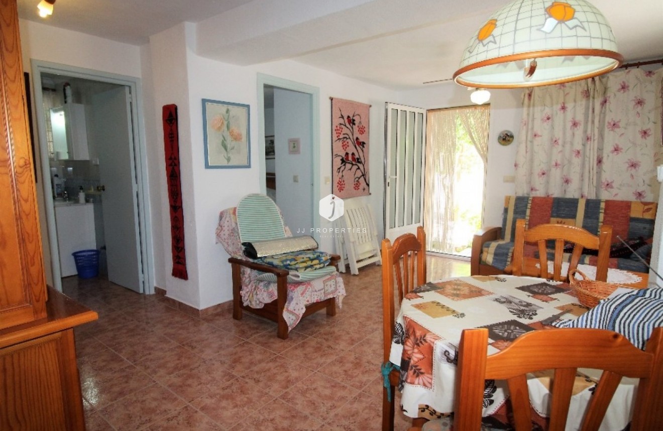 Segunda mano - Villa -
Torrevieja - Los Balcones