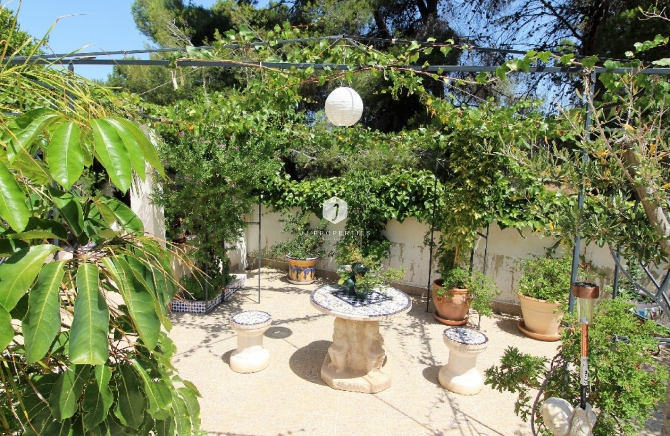 Segunda mano - Villa -
Torrevieja - Los Balcones