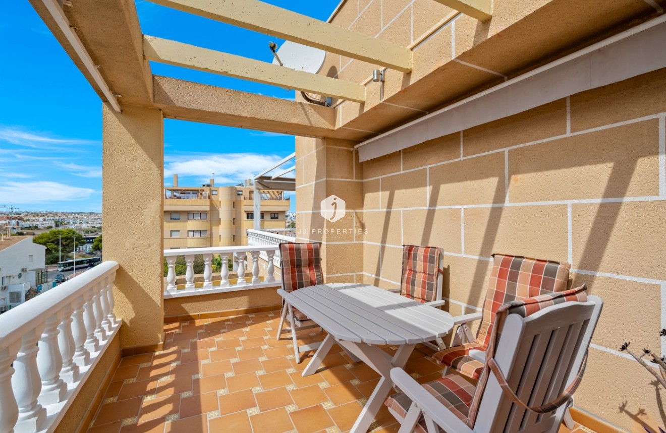 Tweedehands - Appartement / flat -
Punta Prima - Costa Blanca