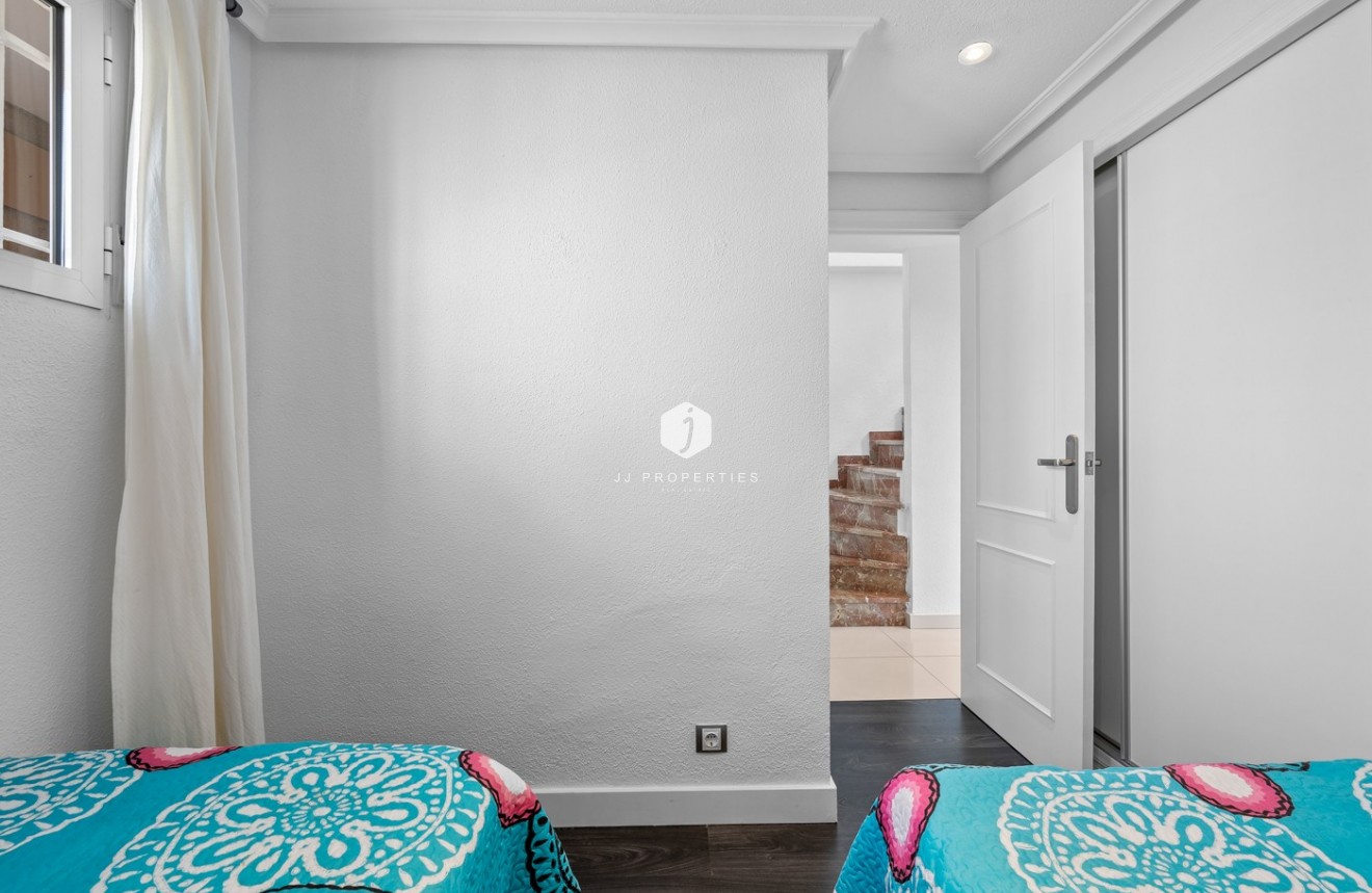 Tweedehands - Appartement / flat -
Punta Prima - Costa Blanca